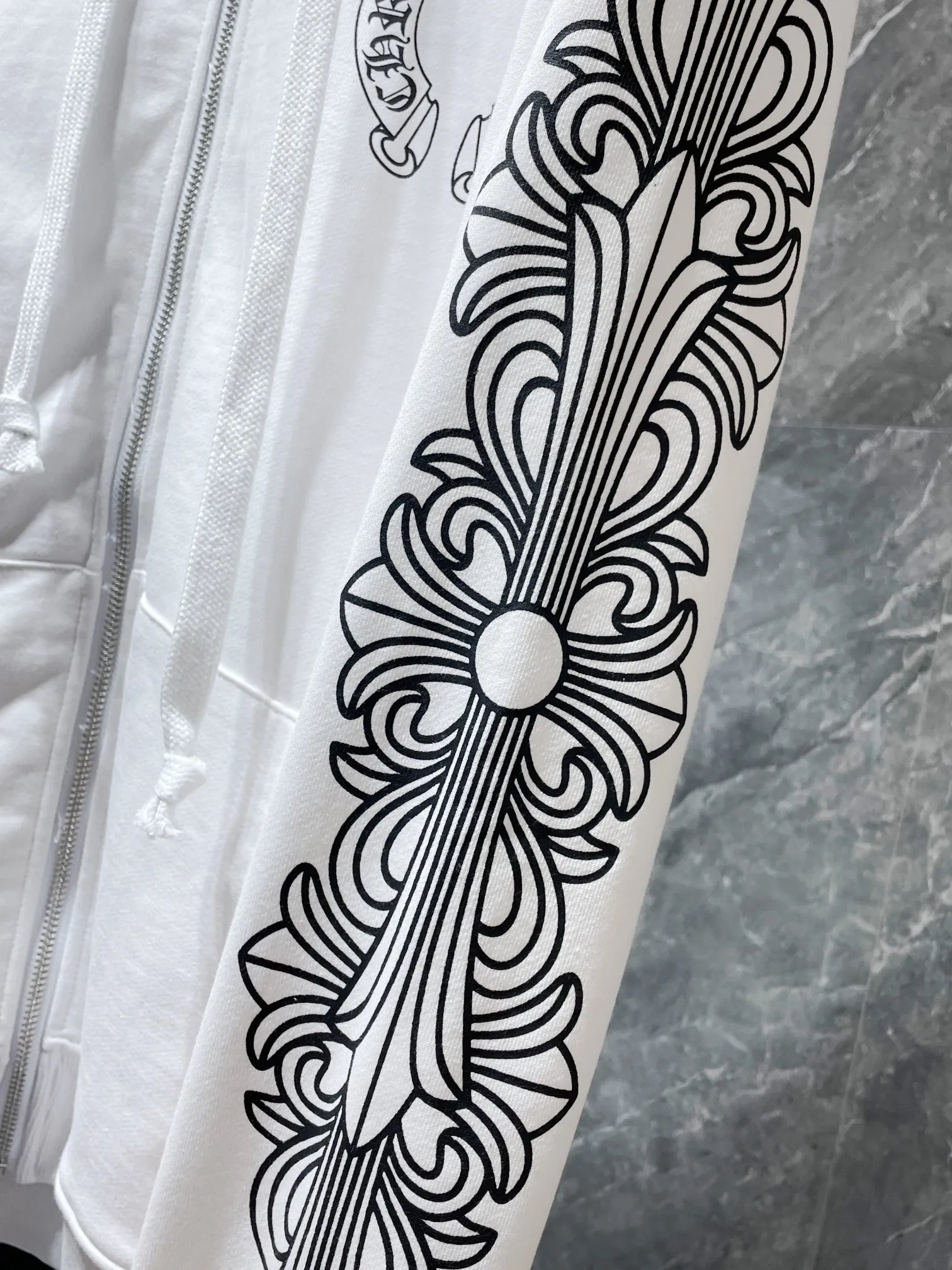 P260 Chrome Hearts Autumn and Winter 2025 simultaneous sale at counters❤️ Chrome Hearts scroll logo simple classic hooded sweatshirt Imported glue printing and dyeing Specially customized version of 1:1 high weight fabric Recommended color: black white Size: S, M, L, XL